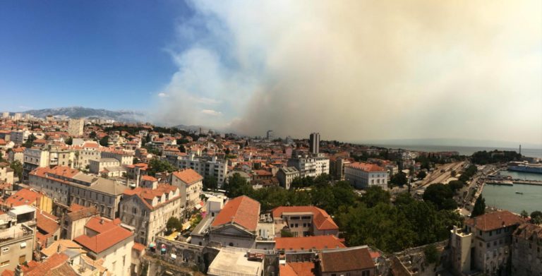 Dalmacija u plamenu, kanaderi se povukli zbog bure