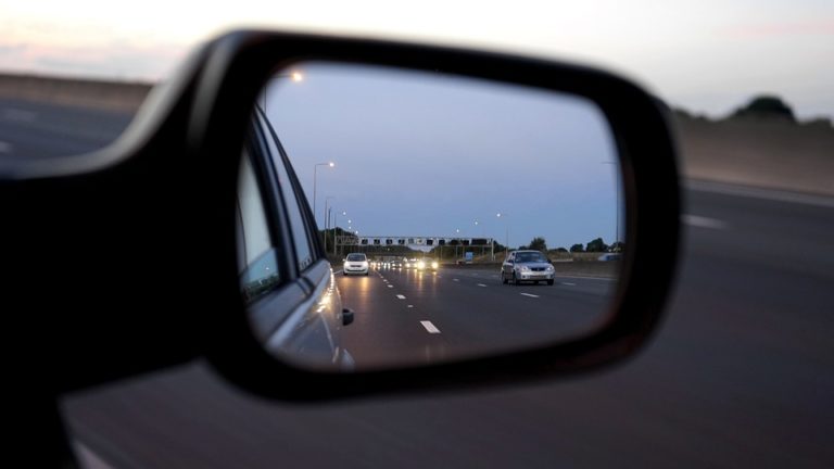 81-godišnjak vozio u suprotnom smjeru pa oštetio nekoliko vozila na A3