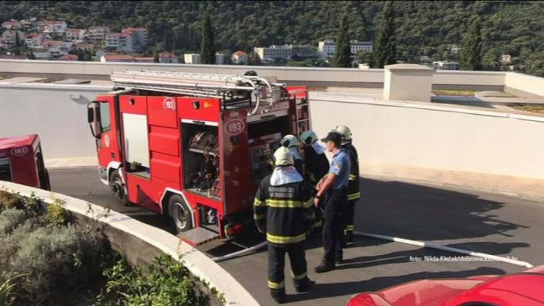 Ugašen požar u hotelu Kompas u Dubrovniku