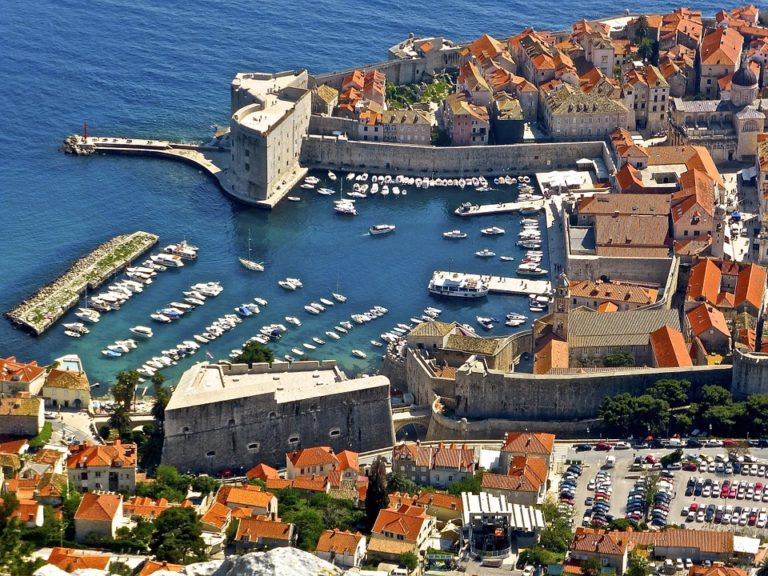 Na plažama u Dubrovniku zabranjeno kupanje