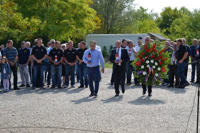 Počast “Gromovima” – herojima Domovinskog rata odali predstavnici Općine Sunja