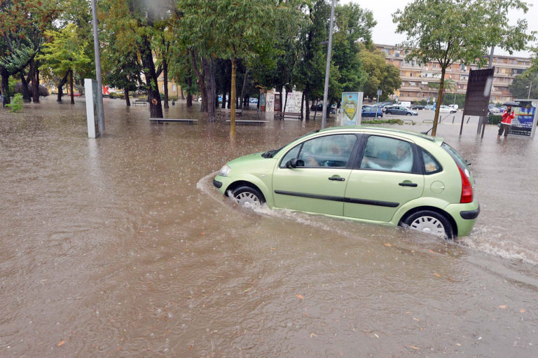 Župan Longin: Zadar je blokiran, ljudi su s automobilima ostali na cesti