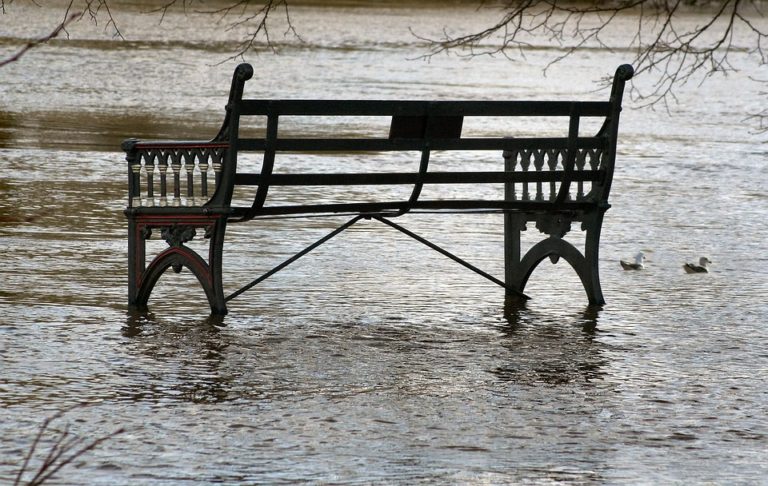 Najmanje dvije žrtve u poplavama pored Atene