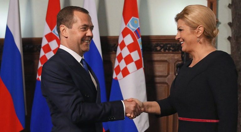 Grabar-Kitarović se susrela s premijerom Dmitrijem Medvedevom – kaže kako je Rusija Hrvatskoj važan gospodarski partner