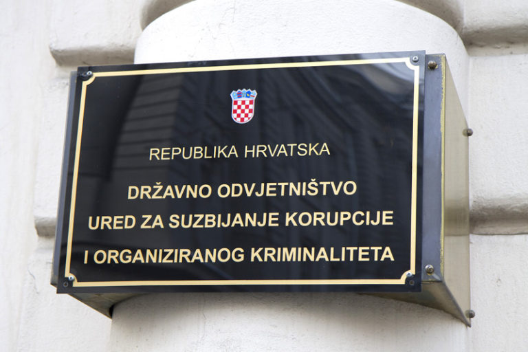 Uz Pripuza uhićena bivša županijska službenica te još trojica povezana s kampovima