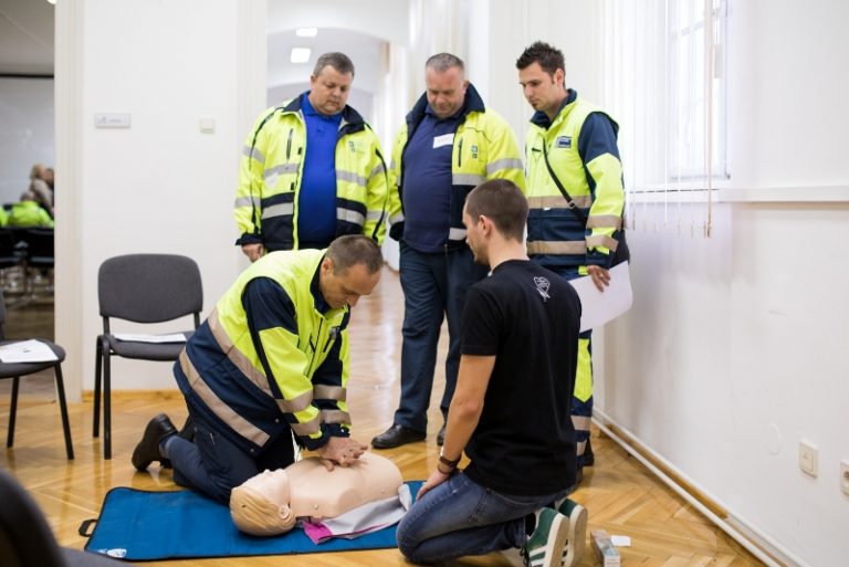 Svakog sata jedna osoba umre od iznenadnog srčanog zastoja