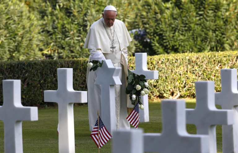 “U ratu se sve gubi” rekao je Papa na američkom groblju