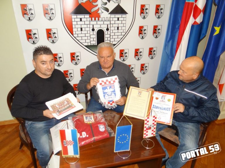 Čelnici MNK „Petrinjčica“ posjetili gradonačelnika