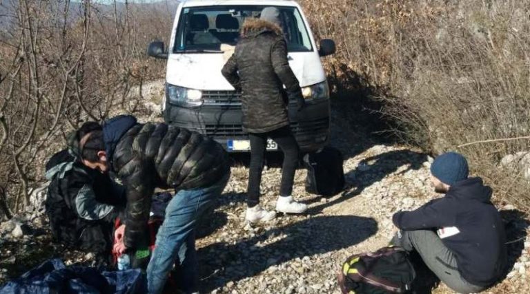 Novi skandal u policiji: Otkriveno kako su policajci uzimali novac od migranata