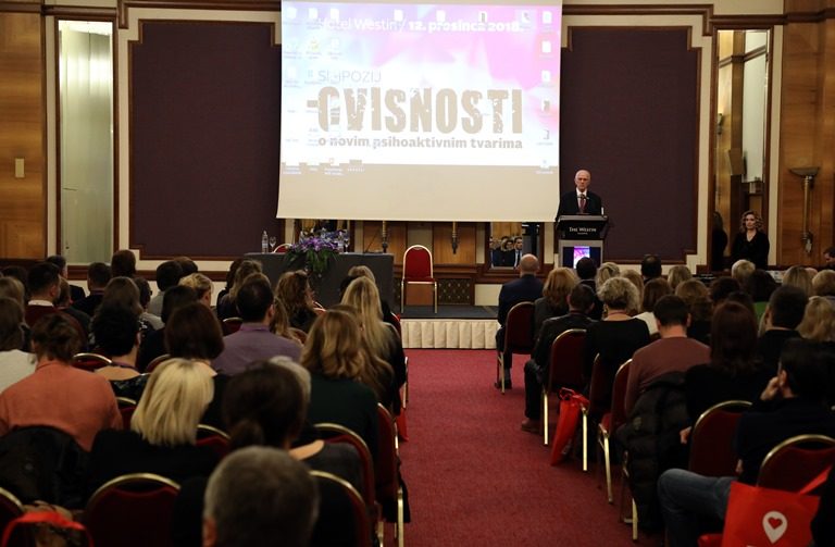 Sve više adolescenata ovisno o novim psihoaktivnim tvarima