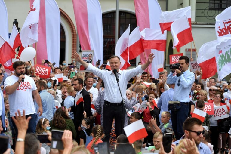 Predsjednik Poljske Duda bi mijenjao ustav, ‘gay’ parovima bi zabranio posvajanje djece