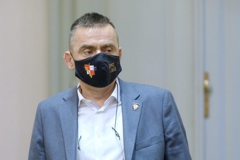 Stipo Mlinarić: “Spomenici četnicima počet će nicati kao gljive poslije kiše, pa gdje mi idemo?”