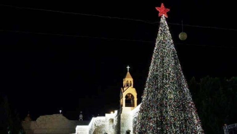 Betlehem upalio svoje božićno drvce bez uobičajene gužve