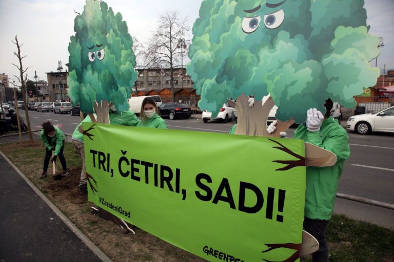 Aktivisti Greenpeacea u Zagrebu zasadili drvored