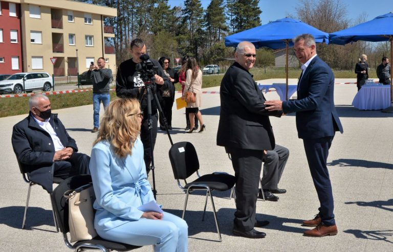 Lika: Gotovo 235 tisuća kuna za institucionalnu podršku udrugama