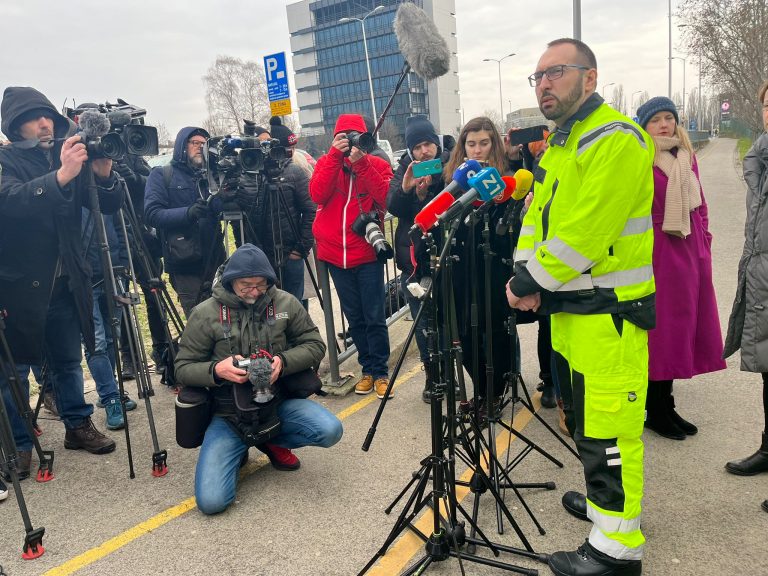 Tomašević jučer poručio da nije Bandić, danas u odijelu ide s radnicima na teren