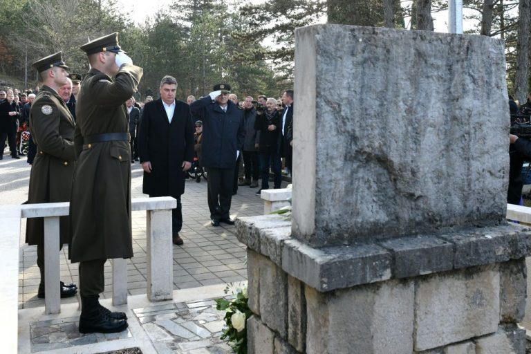 Predsjednik Milanović na obilježavanju akcije HV-a Peruća: Ovdje je spašeno puno života