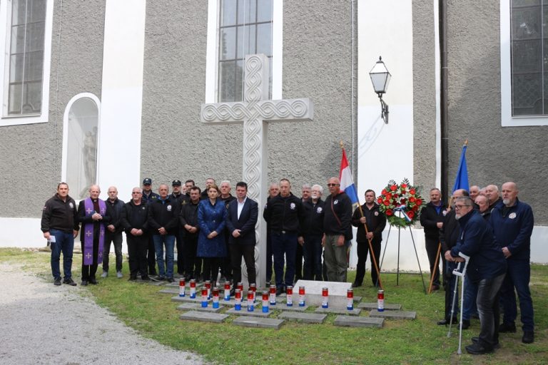 U Varaždinu odana počast dvanaestorici ubijenih redarstvenika u Borovu Selu