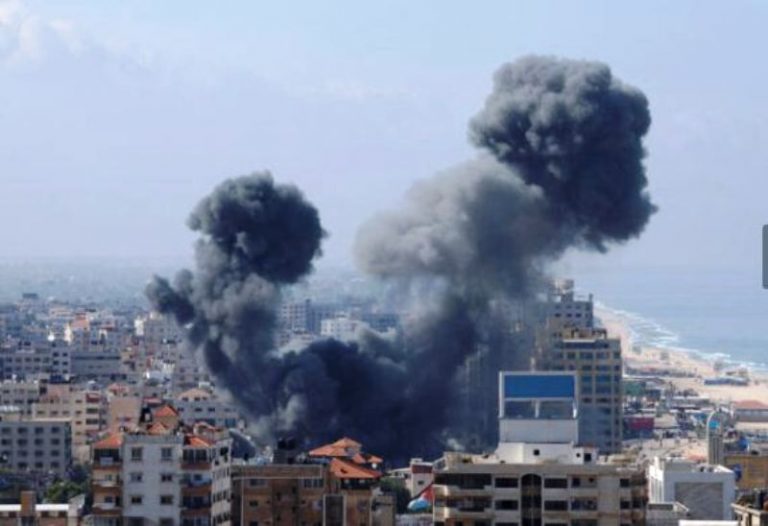Hamas raketirao Tel Aviv, Izrael uzvratio novim napadom na Gazu. Stotine mrtvih