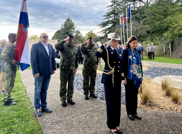 Obilježena 81. godišnjica stradanja hrvatskih i bošnjačkih vojnika u Villefrancheu-de-Rouergueu